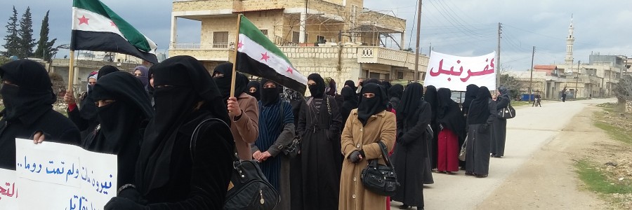 من الوقفة التضامنية للتنديد بحصار مضايا وغيرها من المناطق السورية تصوير هاديا المنصور