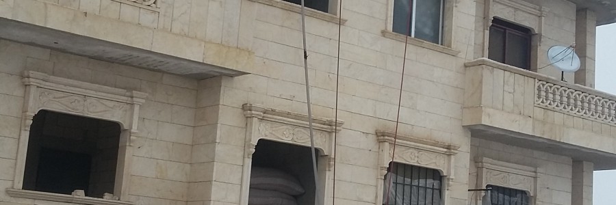 من معمل للحجارة إلى بناء المشاريع السكنية تصوير هاديا المنصور