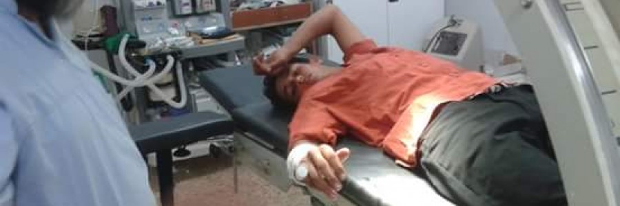 خلال-معاينة-أحد-الفتيان-في-المركز-الطبي-تصوير-آلاء